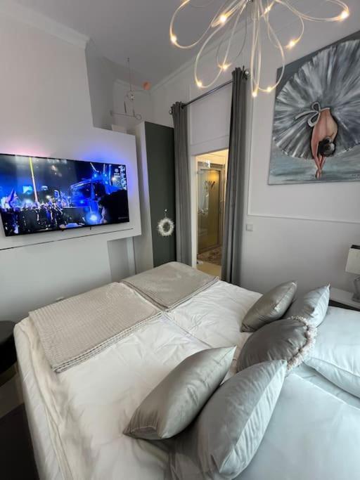 Salt Inn Apartments No 2 - Jacuzzi Wieliczka Ngoại thất bức ảnh