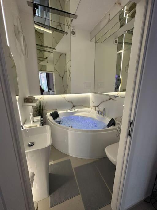 Salt Inn Apartments No 2 - Jacuzzi Wieliczka Ngoại thất bức ảnh